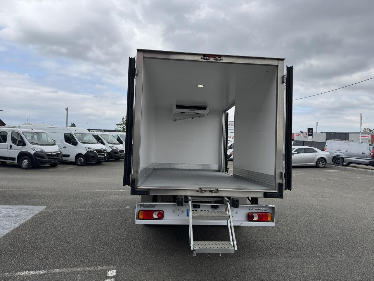 RENAULT MASTER 3T5 CAISSE FRIGO 2.3 DCI 165CH GRAND CONFORT - Kylbil: bild 1 RENAULT MASTER 3T5 CAISSE FRIGO 2.3 DCI 165CH GRAND CONFORT - Kylbil: bild 1