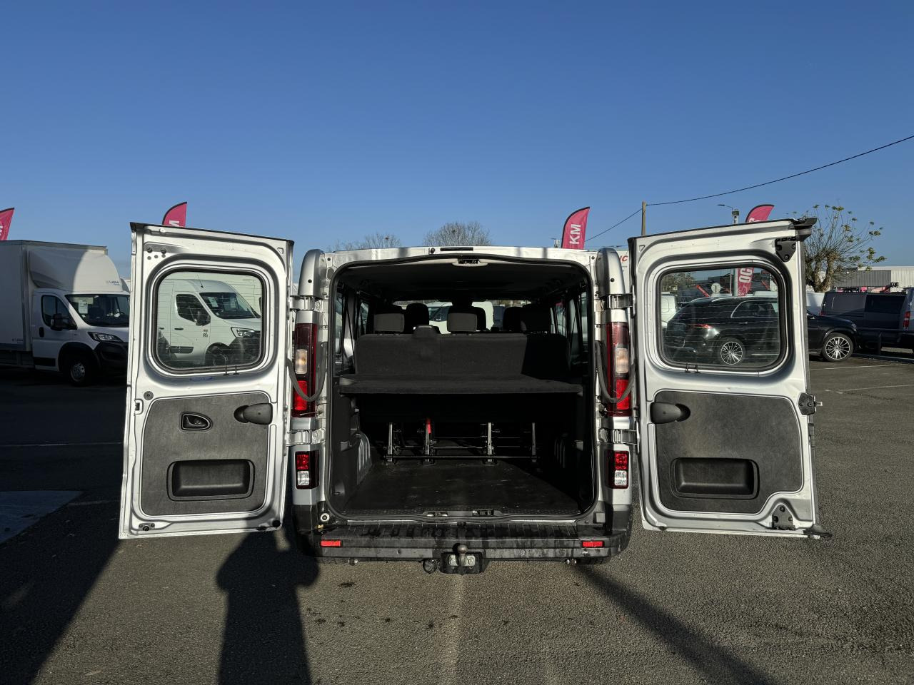 RENAULT Trafic L2 2.0 Energy dCi - 150 - S&S III COMBI Combi Zen L2H1 PHASE 3 - Persontransport: bild 4 RENAULT Trafic L2 2.0 Energy dCi - 150 - S&S III COMBI Combi Zen L2H1 PHASE 3 - Persontransport: bild 4