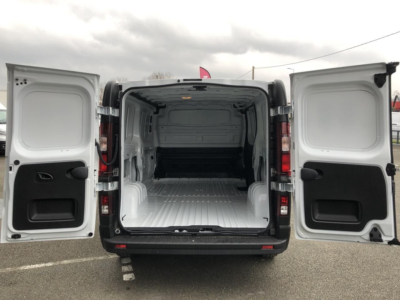 RENAULT Trafic L2H1 3000 Kg 2.0 Blue dCi 170ch ADVANCE - Skåpbil: bild 3 RENAULT Trafic L2H1 3000 Kg 2.0 Blue dCi 170ch ADVANCE - Skåpbil: bild 3