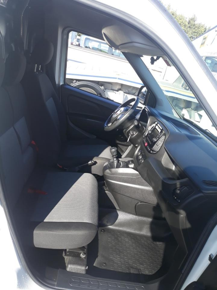 Fiat Doblo 105cv Frigo - Kylbil: bild 4 Fiat Doblo 105cv Frigo - Kylbil: bild 4