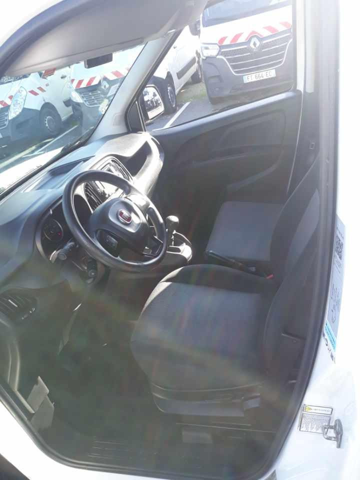 Fiat Doblo 105cv Frigo - Kylbil: bild 2 Fiat Doblo 105cv Frigo - Kylbil: bild 2