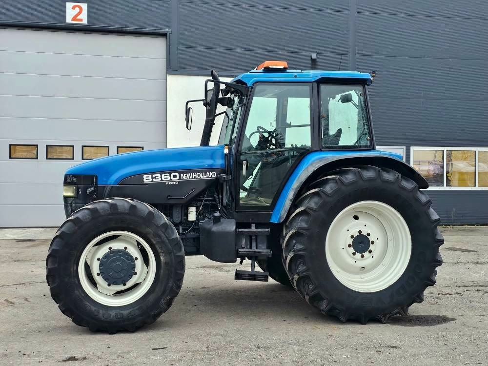 New Holland 8360 DT - Traktor: bild 3 New Holland 8360 DT - Traktor: bild 3