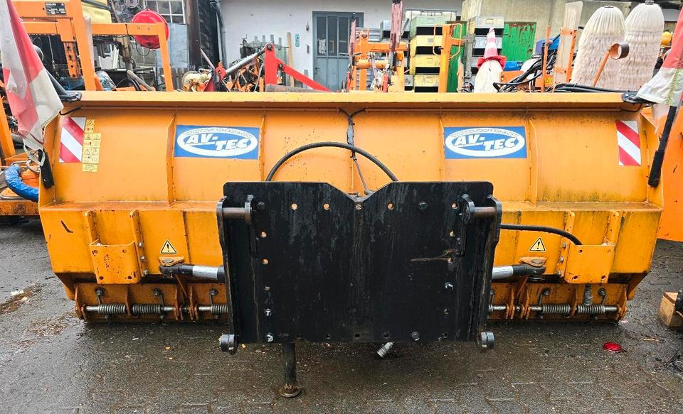 Schneepflug für Schaeff U. Yanmar Radlader Schneeschild Schneeschieber Schmidt Winterdienst - Snöplog: bild 3 Schneepflug für Schaeff U. Yanmar Radlader Schneeschild Schneeschieber Schmidt Winterdienst - Snöplog: bild 3