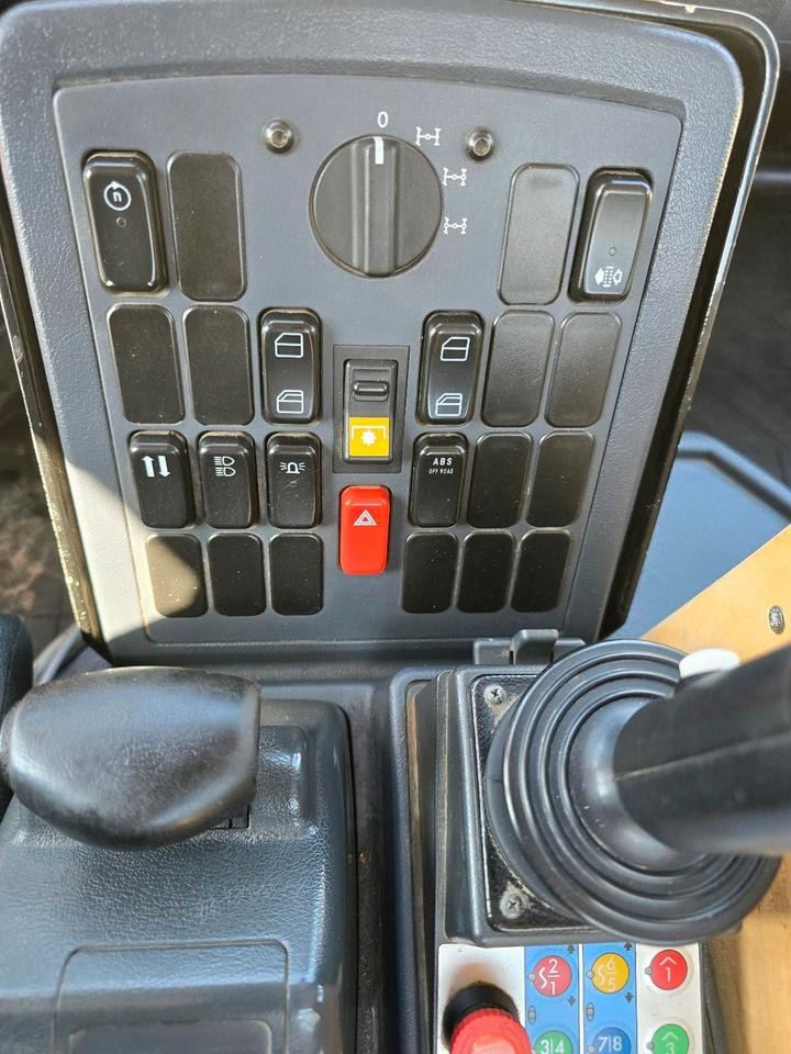 Plogbil Unimog 405/10 U300 Bluetec 5 Mercedes-Benz U 300  UGE UGN mit Jotha Absetzkipper combi con 4518 Absetzer: bild 15