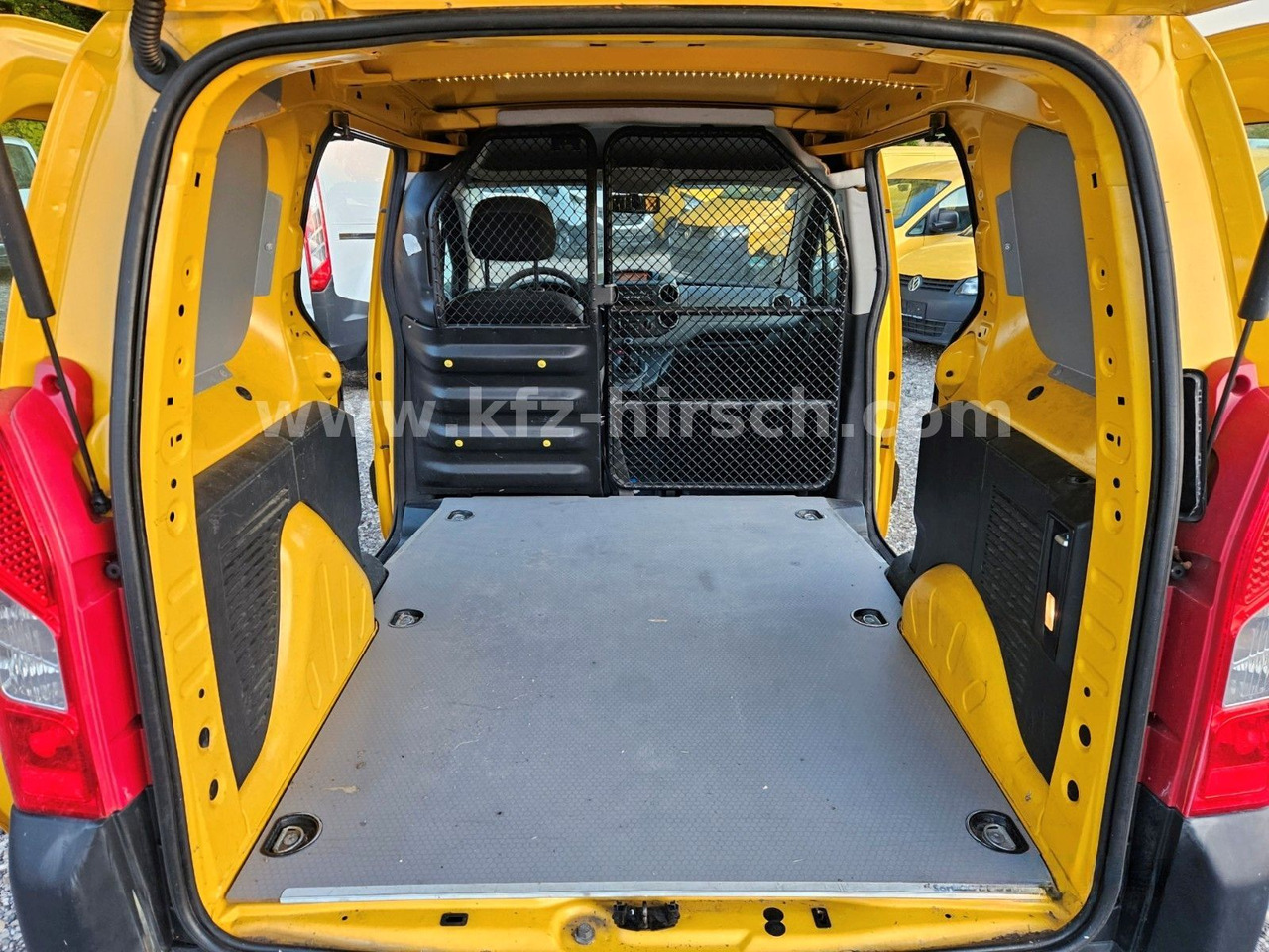 Citroën Berlingo 75 Hdi EURO5 , 2xSchiebetüre, 1.Hand, - Små skåpbil: bild 5 Citroën Berlingo 75 Hdi EURO5 , 2xSchiebetüre, 1.Hand, - Små skåpbil: bild 5