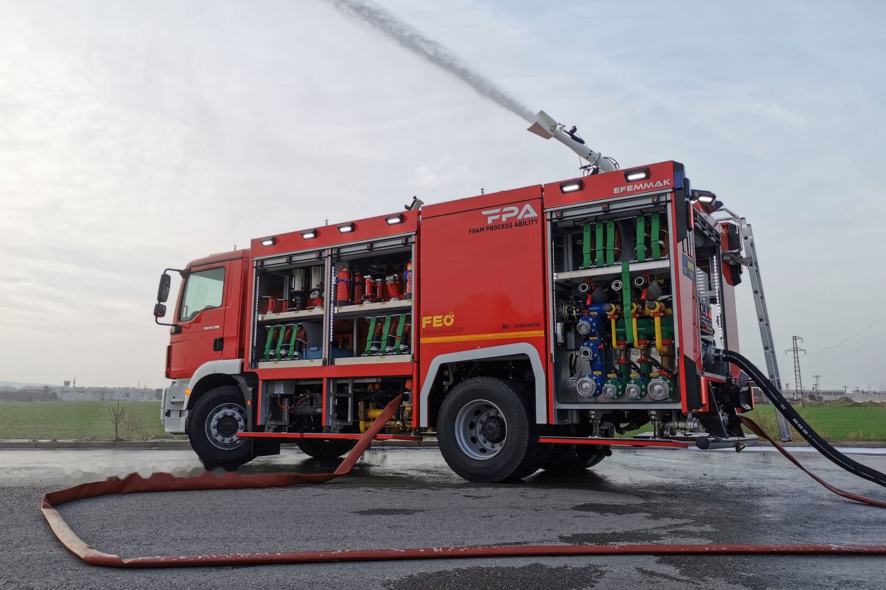 EFEMMAK Lx-Industrial Fire Vehicle - Släck/ Räddningsvagn: bild 1 EFEMMAK Lx-Industrial Fire Vehicle - Släck/ Räddningsvagn: bild 1
