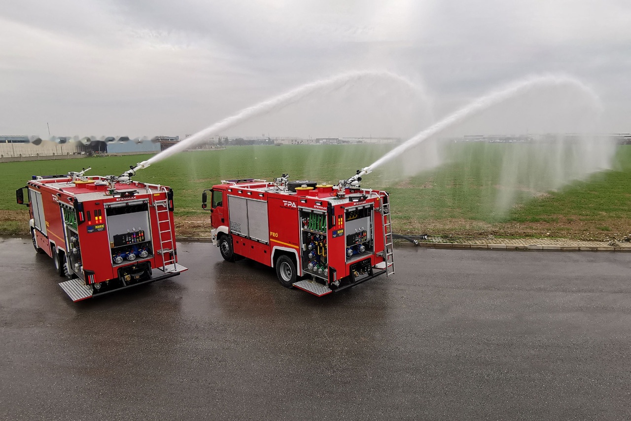 EFEMMAK Lx-Industrial Fire Vehicle - Släck/ Räddningsvagn: bild 2 EFEMMAK Lx-Industrial Fire Vehicle - Släck/ Räddningsvagn: bild 2