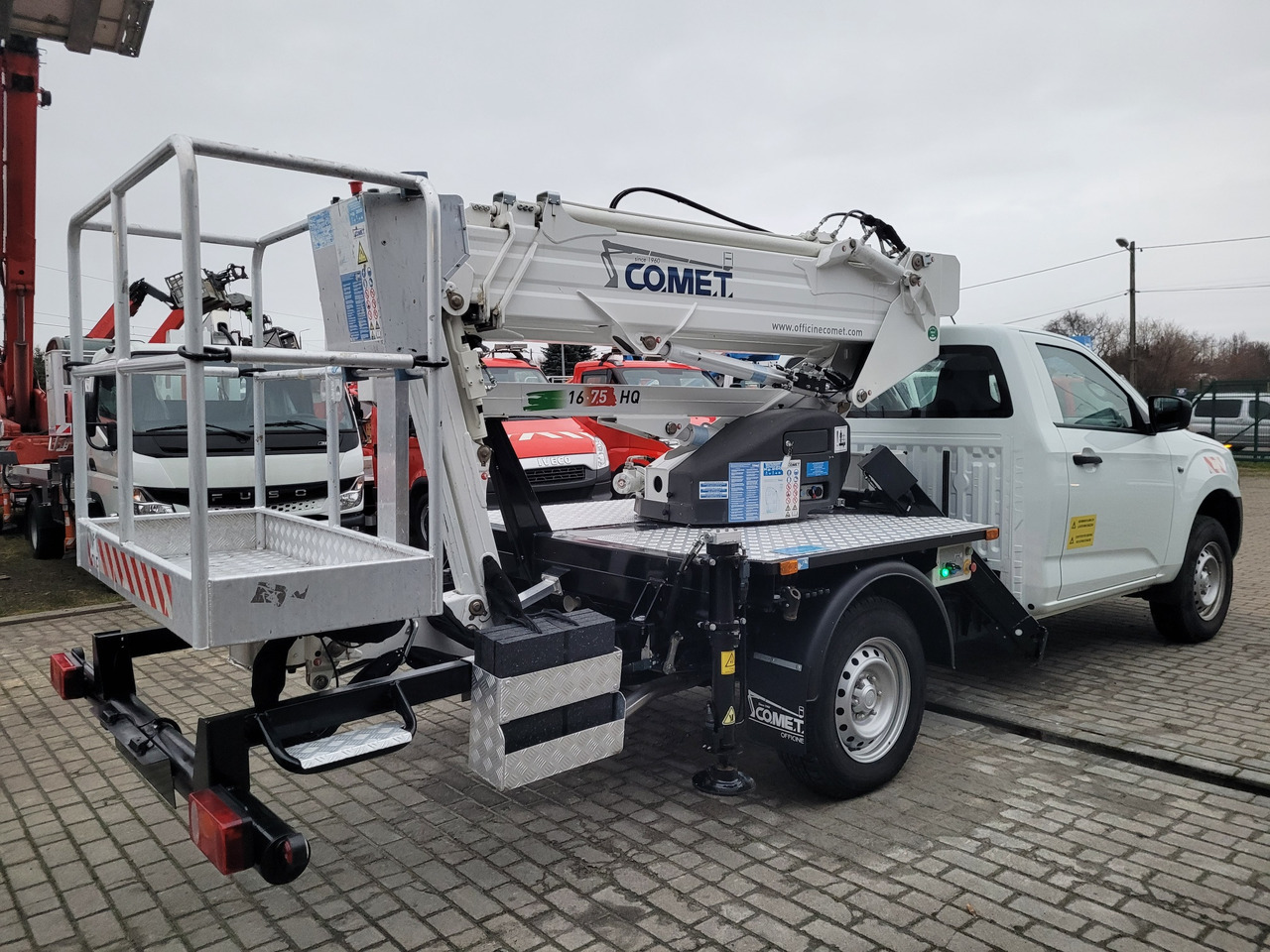 Isuzu D-Max 4x4 podnośnik koszowy 16 m Comet New Eurosky bucket truck boom lift - Billift: bild 4 Isuzu D-Max 4x4 podnośnik koszowy 16 m Comet New Eurosky bucket truck boom lift - Billift: bild 4