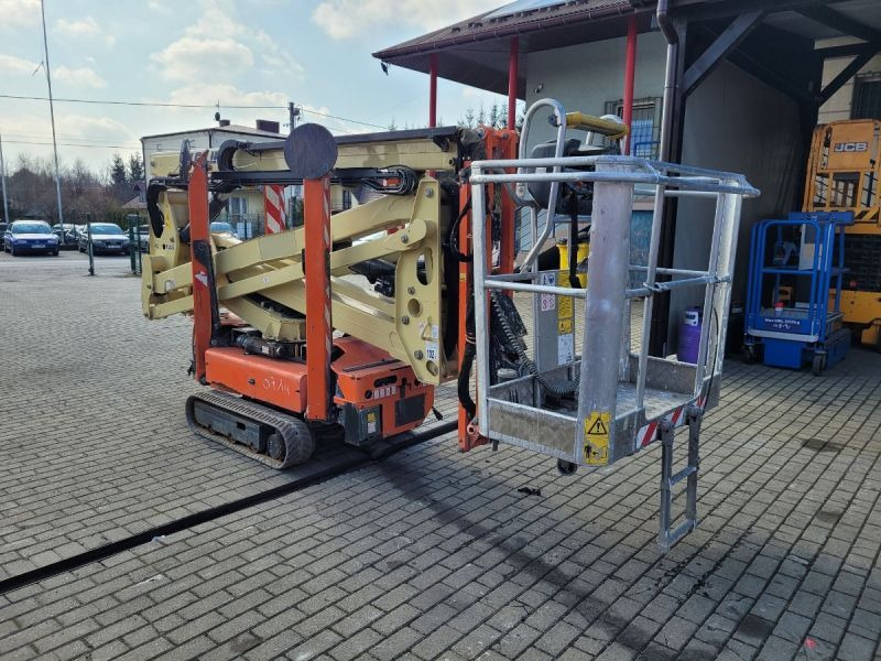 Podnośnik koszowy 17 m na gąsieniach JLG X17JP - Larvbandslift: bild 4 Podnośnik koszowy 17 m na gąsieniach JLG X17JP - Larvbandslift: bild 4