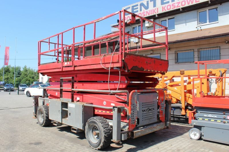 Podnośnik nożycowy 4x4 spalinowy 17 m Skyjack SJ9250 - Saxlift: bild 2 Podnośnik nożycowy 4x4 spalinowy 17 m Skyjack SJ9250 - Saxlift: bild 2