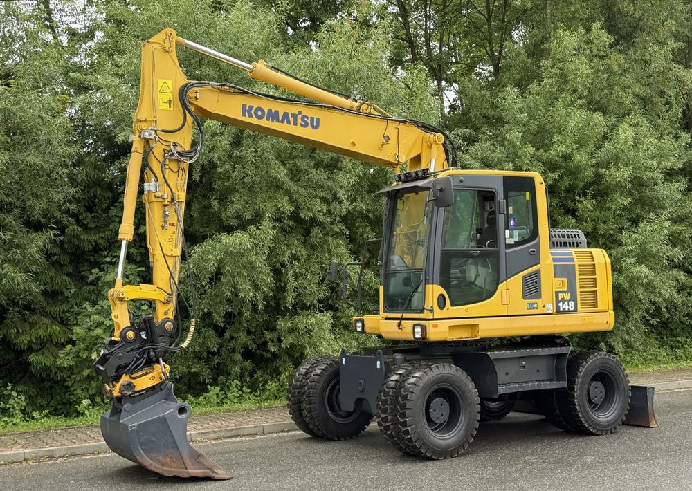 Komatsu * Komatsu PW 148 *ROTOTILT * Sprowadzona * Stan Perfekcyjny * Koparka Kołowa * - Grävmaskin på däck: bild 1 Komatsu * Komatsu PW 148 *ROTOTILT * Sprowadzona * Stan Perfekcyjny * Koparka Kołowa * - Grävmaskin på däck: bild 1