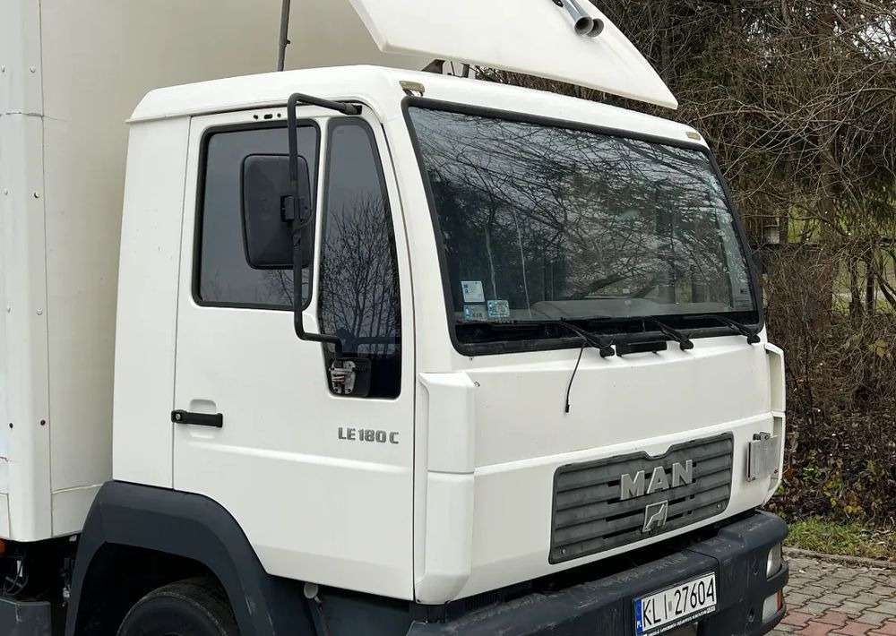 MAN MAN 8-180 KONTENER WINDA ZAŁADOWCZA - Lastbil med skåp: bild 4 MAN MAN 8-180 KONTENER WINDA ZAŁADOWCZA - Lastbil med skåp: bild 4