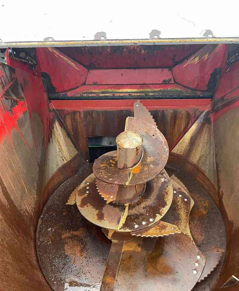 BVL V-Mix 12 LS Voermengwagen Voermachines - Fullfoderblandare: bild 4 BVL V-Mix 12 LS Voermengwagen Voermachines - Fullfoderblandare: bild 4