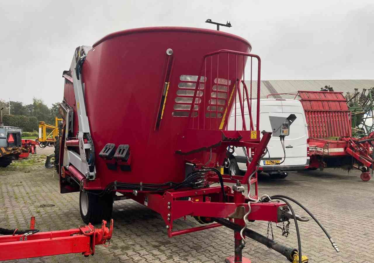BVL V-Mix 12 LS Voermengwagen Voermachines - Fullfoderblandare: bild 2 BVL V-Mix 12 LS Voermengwagen Voermachines - Fullfoderblandare: bild 2