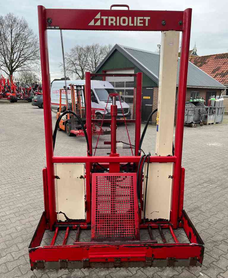 Trioliet TU195 Kuilvoersnijder kuilsnijder hefmast voermachines - Utrustning för ensilage: bild 4 Trioliet TU195 Kuilvoersnijder kuilsnijder hefmast voermachines - Utrustning för ensilage: bild 4