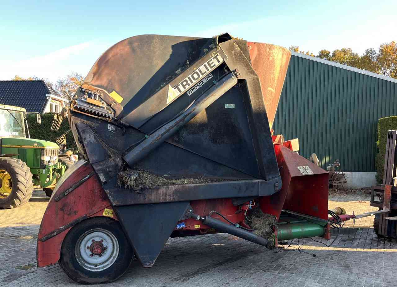 Trioliet Triomix 1200 zelfladende voermengwagen voermachines - Fullfoderblandare: bild 2 Trioliet Triomix 1200 zelfladende voermengwagen voermachines - Fullfoderblandare: bild 2