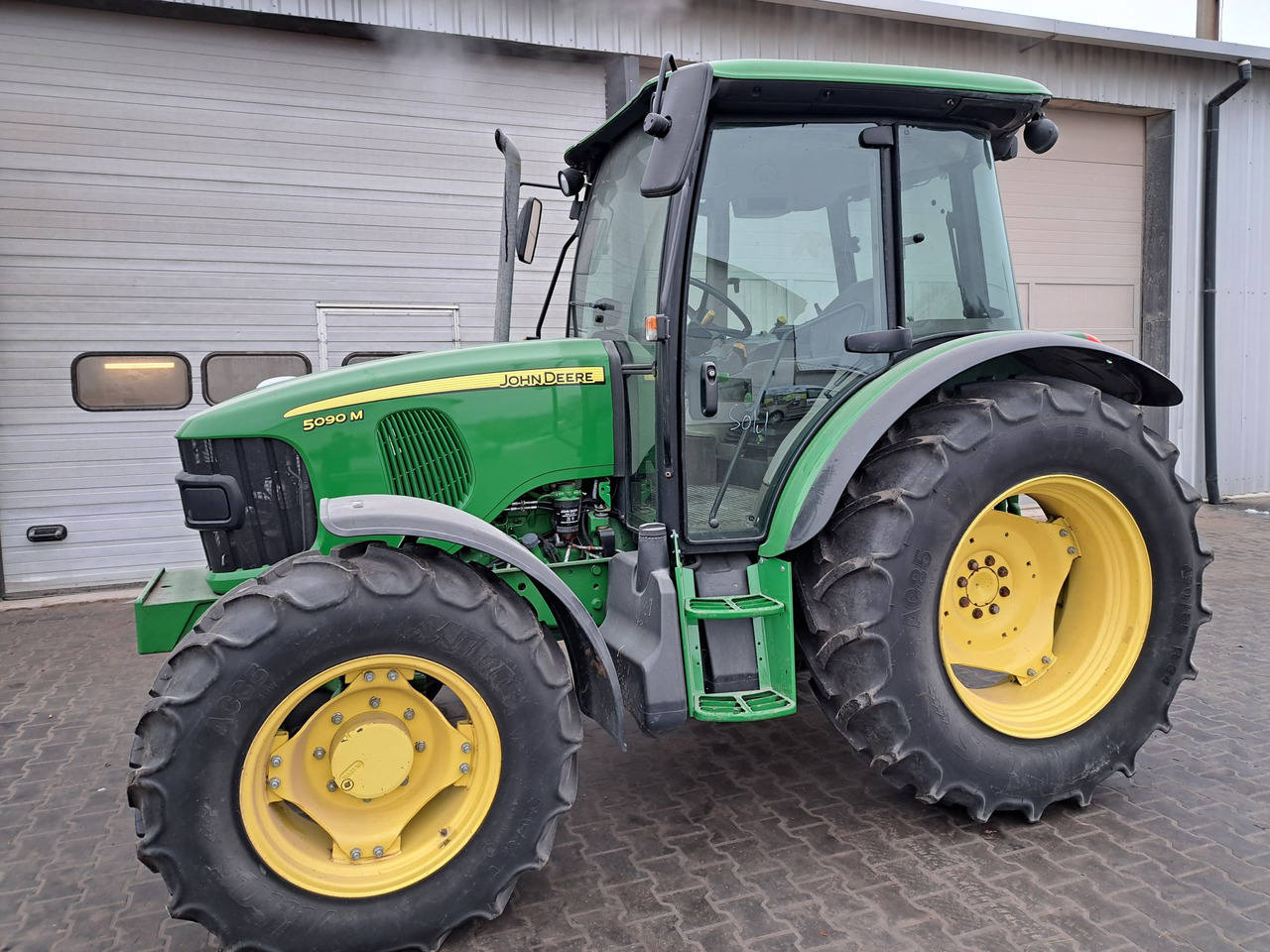 Ciągnik John Deere 5090m - Traktor: bild 1 Ciągnik John Deere 5090m - Traktor: bild 1