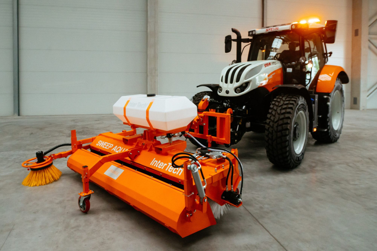 Zamiatarka Sweep - Sopaggregat för Traktor: bild 1 Zamiatarka Sweep - Sopaggregat för Traktor: bild 1