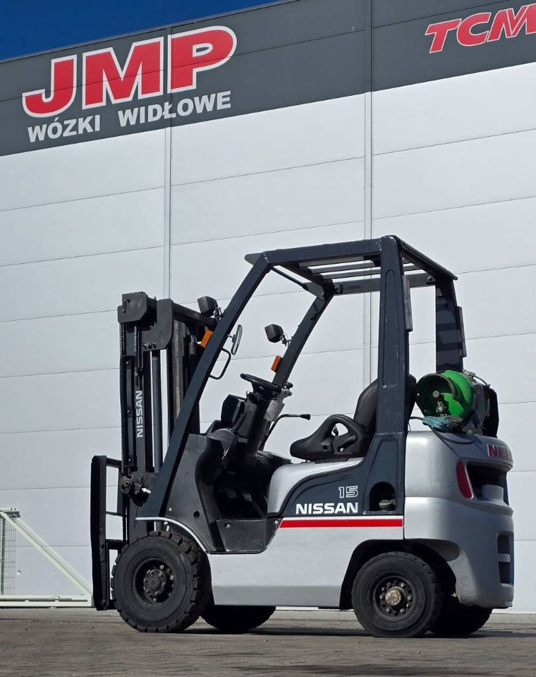 Nissan L01A15 - Gasoltruck: bild 1 Nissan L01A15 - Gasoltruck: bild 1