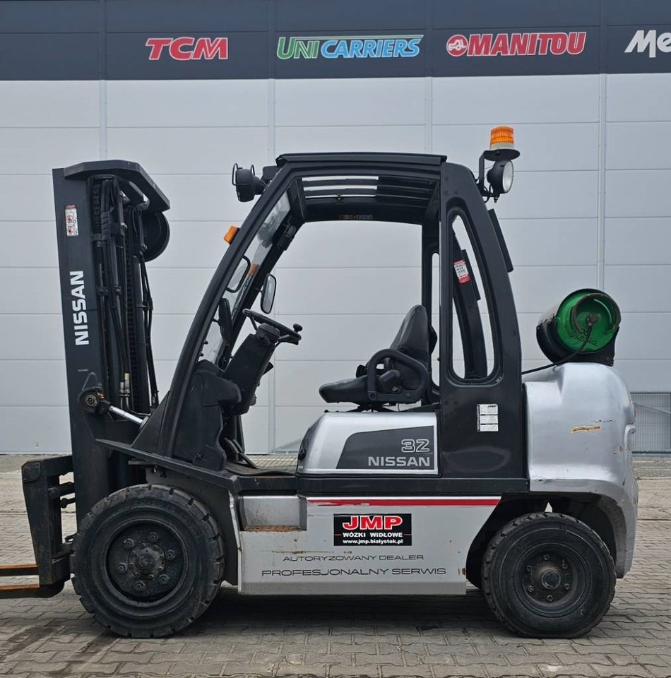 Nissan UG1D2A32LQ - Gasoltruck: bild 5 Nissan UG1D2A32LQ - Gasoltruck: bild 5