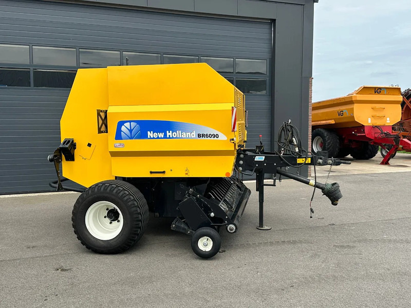 New Holland BR6090 balenpers - Rundbalspress: bild 2 New Holland BR6090 balenpers - Rundbalspress: bild 2