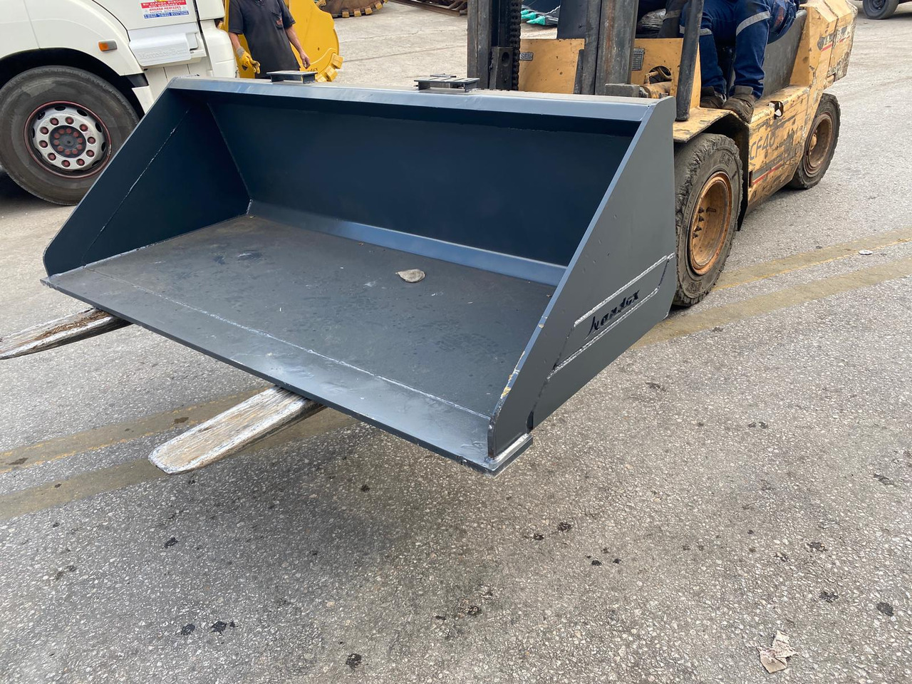 JCB 300 - Lastarskopa för Byggmaskiner: bild 1 JCB 300 - Lastarskopa för Byggmaskiner: bild 1