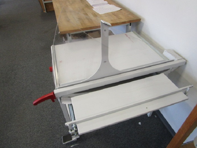 HEBELSCHNEIDER IDEAL 1080 - Pappersskärmaskin: bild 2 HEBELSCHNEIDER IDEAL 1080 - Pappersskärmaskin: bild 2