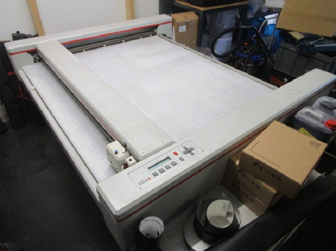 SCHNEIDEPLOTTER ZÜND P-1200 PLUS - Pappersskärmaskin: bild 1 SCHNEIDEPLOTTER ZÜND P-1200 PLUS - Pappersskärmaskin: bild 1