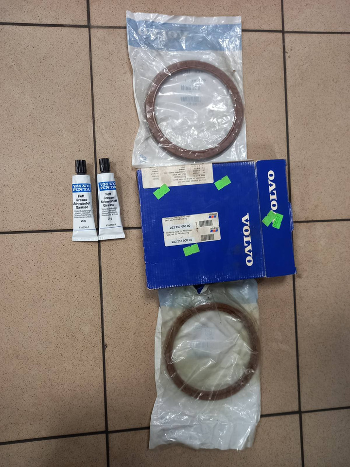 VOLVO; RENAULT FM7; FM10; FM12; FL6; FL7; FL10; FL12; FH12; FH16; MIDLUM; PREMIUM; MAGNUM; KERAX - Bakaxel: bild 1 VOLVO; RENAULT FM7; FM10; FM12; FL6; FL7; FL10; FL12; FH12; FH16; MIDLUM; PREMIUM; MAGNUM; KERAX - Bakaxel: bild 1