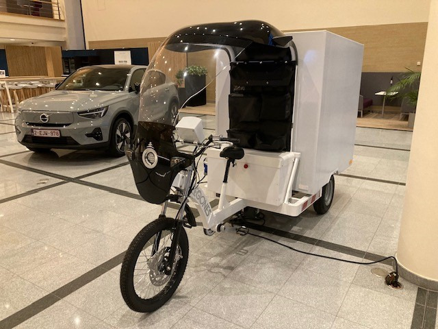 Renault Master - Skåpbil, El transportbil: bild 2 Renault Master - Skåpbil, El transportbil: bild 2