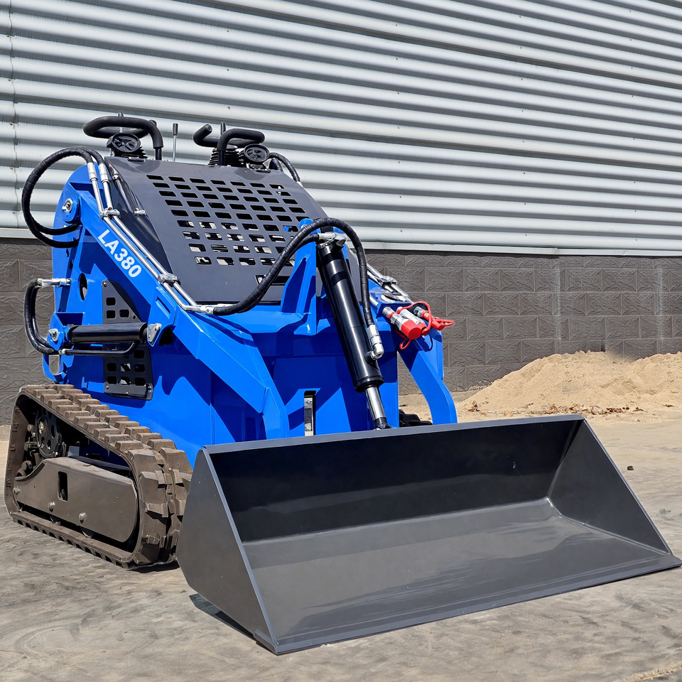 LEZUM Free Shipping Mini Skid Steer Loader Compact Track Electric/Diesel Chinese Mini Skid Steer Loader For Sale With Mini Skid Steer Attachments 4 In 1 Bucket - Kompaktlastare/ Slirstyrda lastare: bild 3 LEZUM Free Shipping Mini Skid Steer Loader Compact Track Electric/Diesel Chinese Mini Skid Steer Loader For Sale With Mini Skid Steer Attachments 4 In 1 Bucket - Kompaktlastare/ Slirstyrda lastare: bild 3