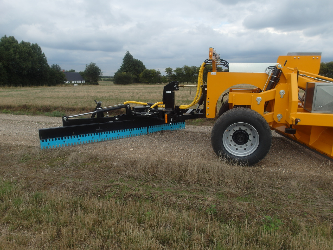 GST 2550 Gravel road tractor Grader - Väghyvel: bild 4 GST 2550 Gravel road tractor Grader - Väghyvel: bild 4