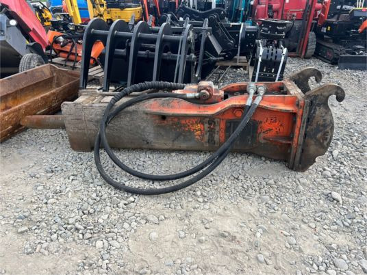 BRH NPK GH9 - Hydraulisk hammare: bild 2 BRH NPK GH9 - Hydraulisk hammare: bild 2