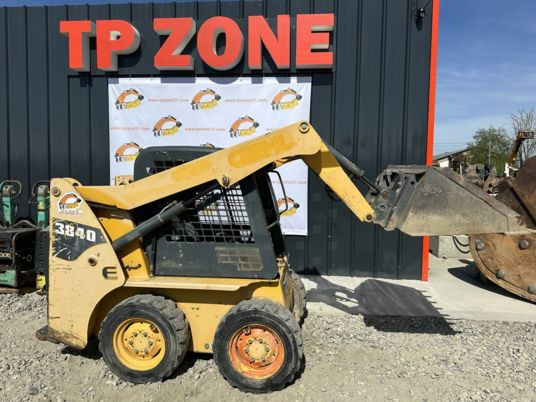 Gehl 3840 - Kompaktlastare/ Slirstyrda lastare: bild 1 Gehl 3840 - Kompaktlastare/ Slirstyrda lastare: bild 1