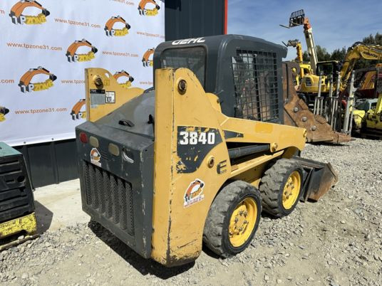 Gehl 3840 - Kompaktlastare/ Slirstyrda lastare: bild 5 Gehl 3840 - Kompaktlastare/ Slirstyrda lastare: bild 5