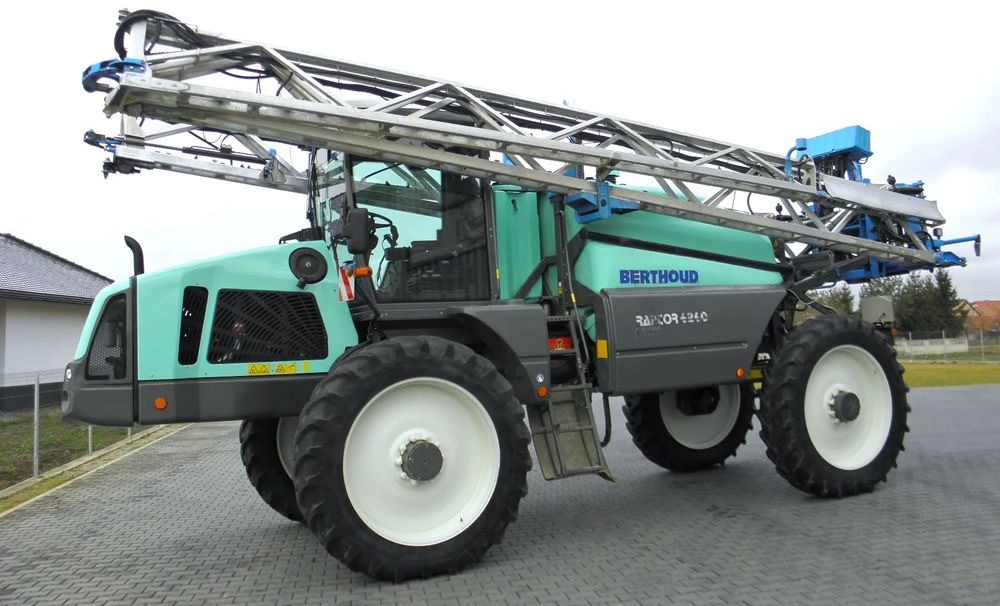 Berthoud Raptor 4240 36 M, GPS Trimble Automatyczne wylaczanie sekcji, Nie Malowany, Stan Bardzo Dobry - Självgående spruta: bild 3 Berthoud Raptor 4240 36 M, GPS Trimble Automatyczne wylaczanie sekcji, Nie Malowany, Stan Bardzo Dobry - Självgående spruta: bild 3