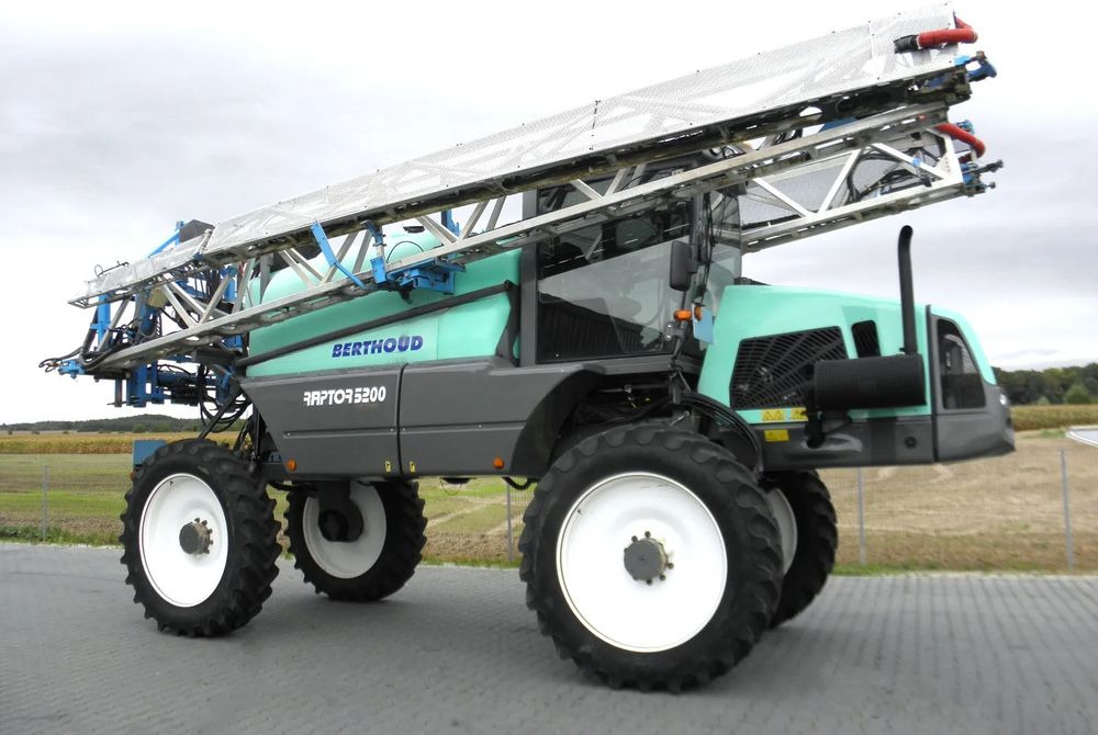 Berthoud Raptor 5200 2012 Rok, 36M, H-145cm, GPS, Nie Malowany, Stan Bardzo Dobry - Spruta: bild 3 Berthoud Raptor 5200 2012 Rok, 36M, H-145cm, GPS, Nie Malowany, Stan Bardzo Dobry - Spruta: bild 3