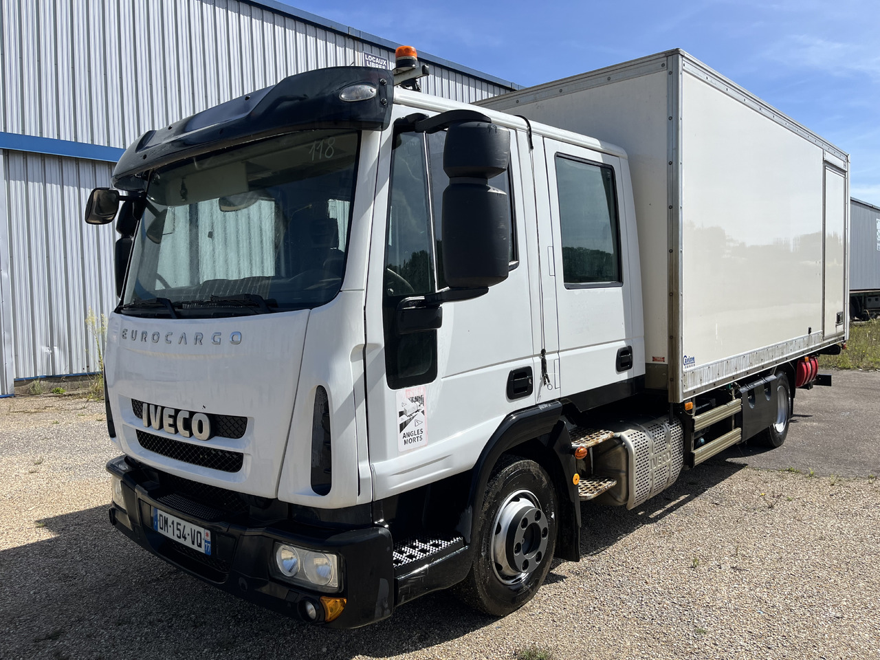 Iveco Eurocargo 100E22 caisse double cabine 7 places - Lastbil med skåp: bild 1 Iveco Eurocargo 100E22 caisse double cabine 7 places - Lastbil med skåp: bild 1