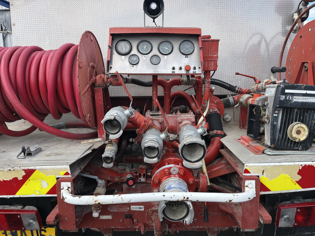 RENAULT 85-150 4x4 ccf citerne - Släck/ Räddningsvagn: bild 4 RENAULT 85-150 4x4 ccf citerne - Släck/ Räddningsvagn: bild 4