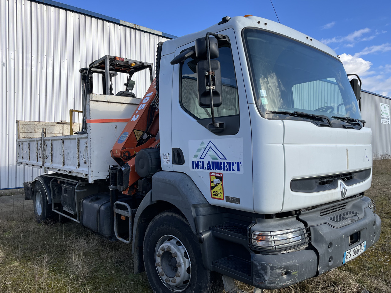 RENAULT Kerax 370dci 4x2 19T benne grue - Tippbil lastbil, Kranbil: bild 2 RENAULT Kerax 370dci 4x2 19T benne grue - Tippbil lastbil, Kranbil: bild 2
