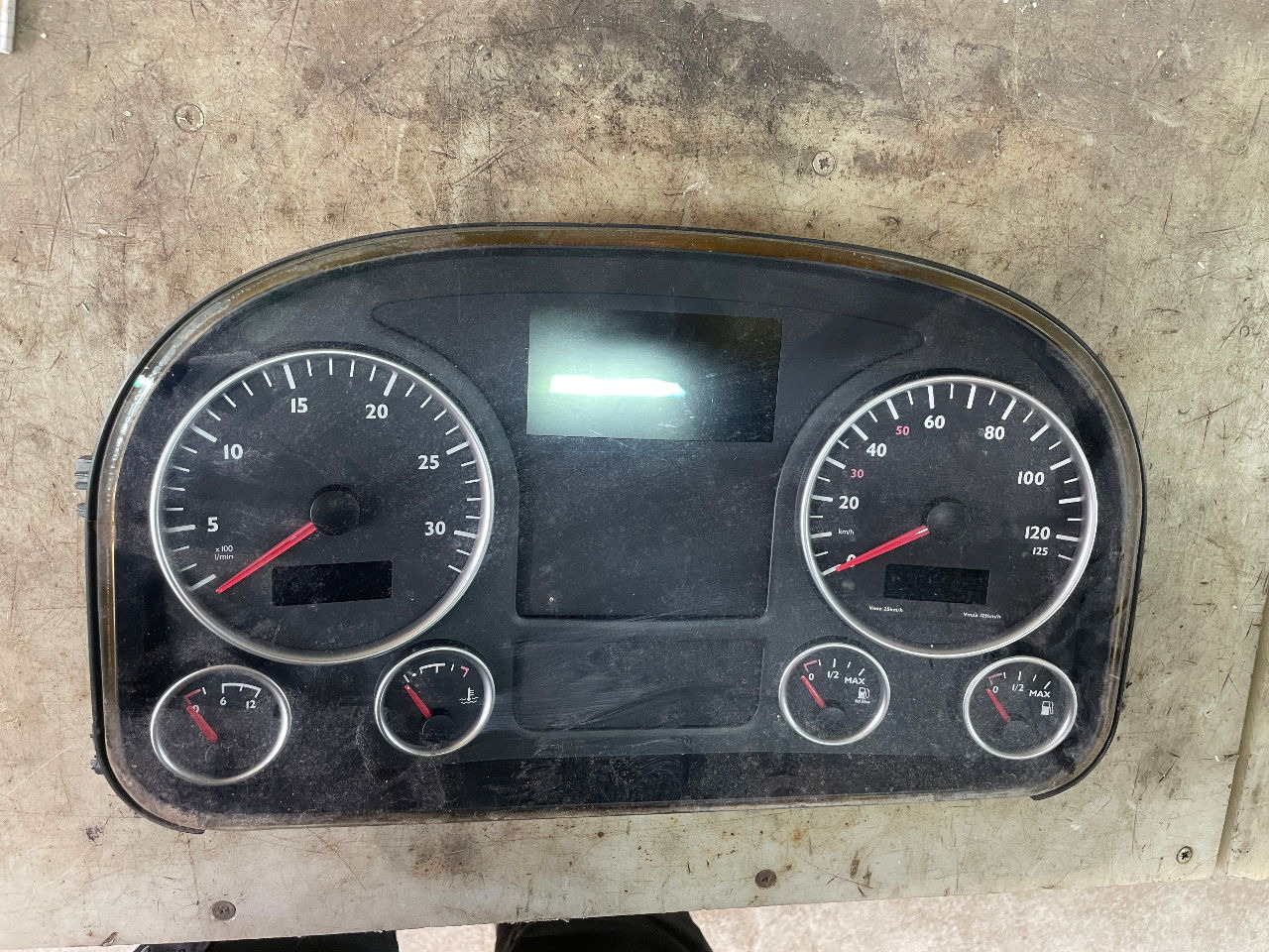 MAN MAN Lions City Kombiinstrument 81.272026224 81272026224 - Elektriskt system för Lastbil: bild 1 MAN MAN Lions City Kombiinstrument 81.272026224 81272026224 - Elektriskt system för Lastbil: bild 1