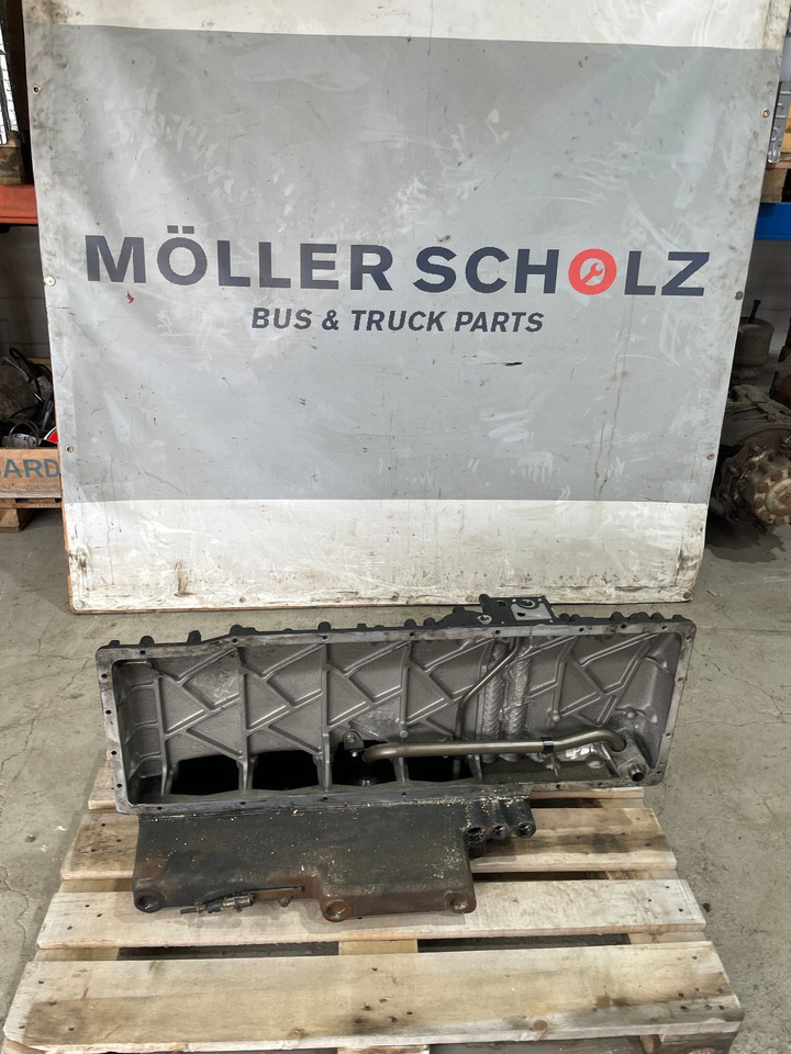 MAN Ölwanne MAN Motor D2066 D 2066HLA EEV Euro 6 LUH 52 LUH 50 - Oljetråg för Buss: bild 1 MAN Ölwanne MAN Motor D2066 D 2066HLA EEV Euro 6 LUH 52 LUH 50 - Oljetråg för Buss: bild 1