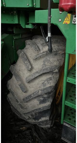 JOHN DEERE T560 - Skördetröska: bild 2 JOHN DEERE T560 - Skördetröska: bild 2