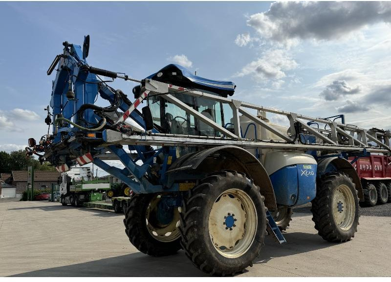 MATROT XENON 4300 - Självgående spruta: bild 1 MATROT XENON 4300 - Självgående spruta: bild 1