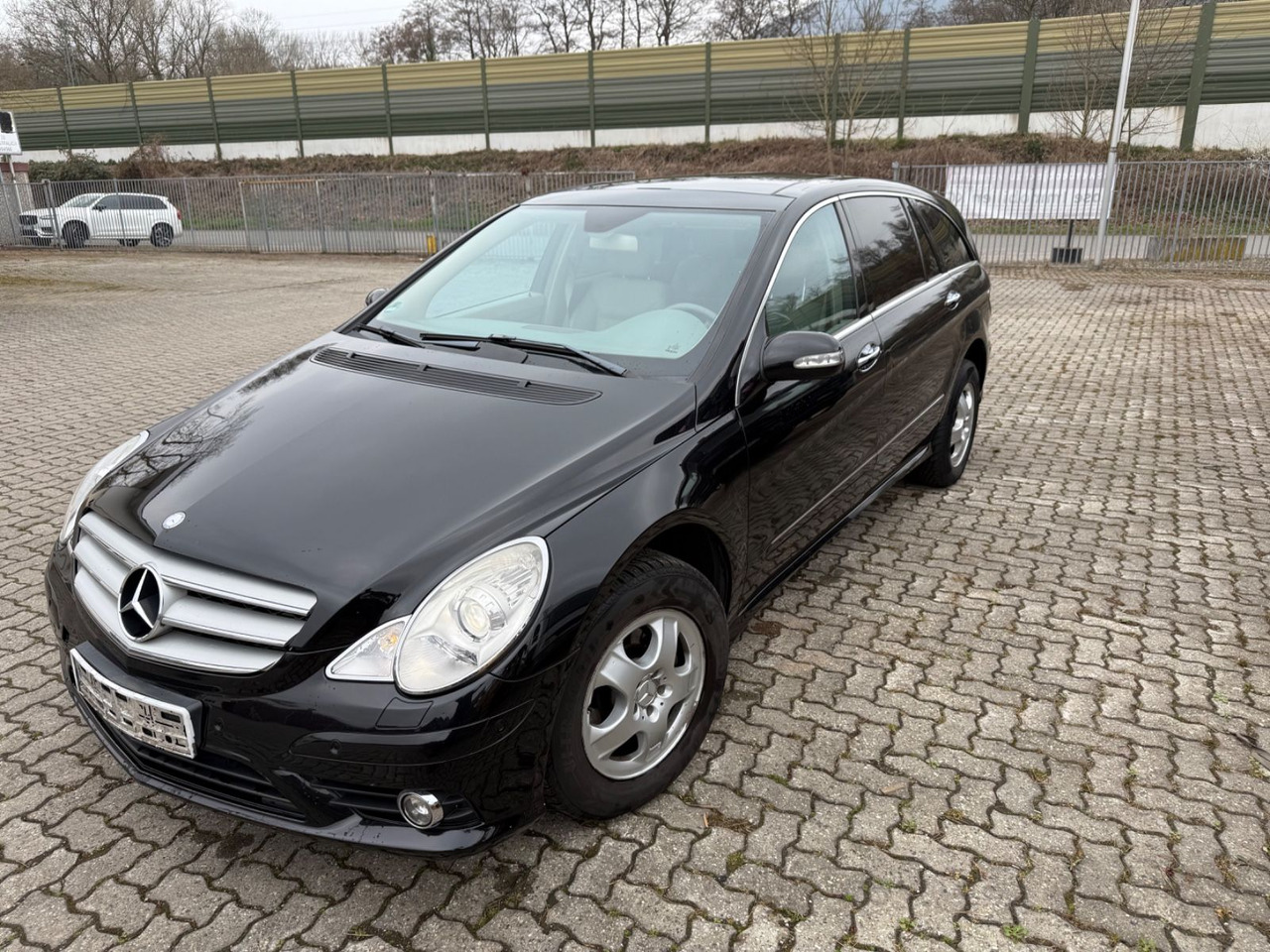 Mercedes-Benz R - SUV: bild 1 Mercedes-Benz R - SUV: bild 1