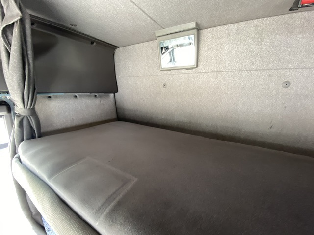 Dragbil Renault Magnum 460 Dxi iShift: bild 8