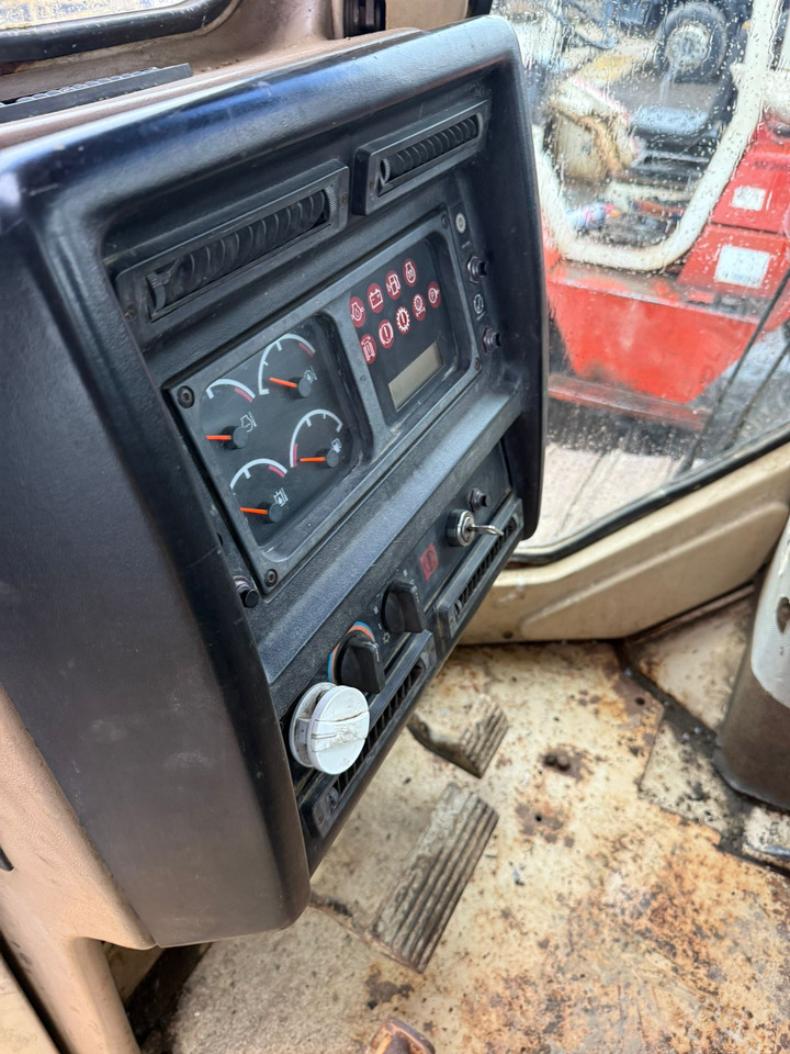 BULLDOZER CATERPILLAR D5 - Bulldozer: bild 5 BULLDOZER CATERPILLAR D5 - Bulldozer: bild 5