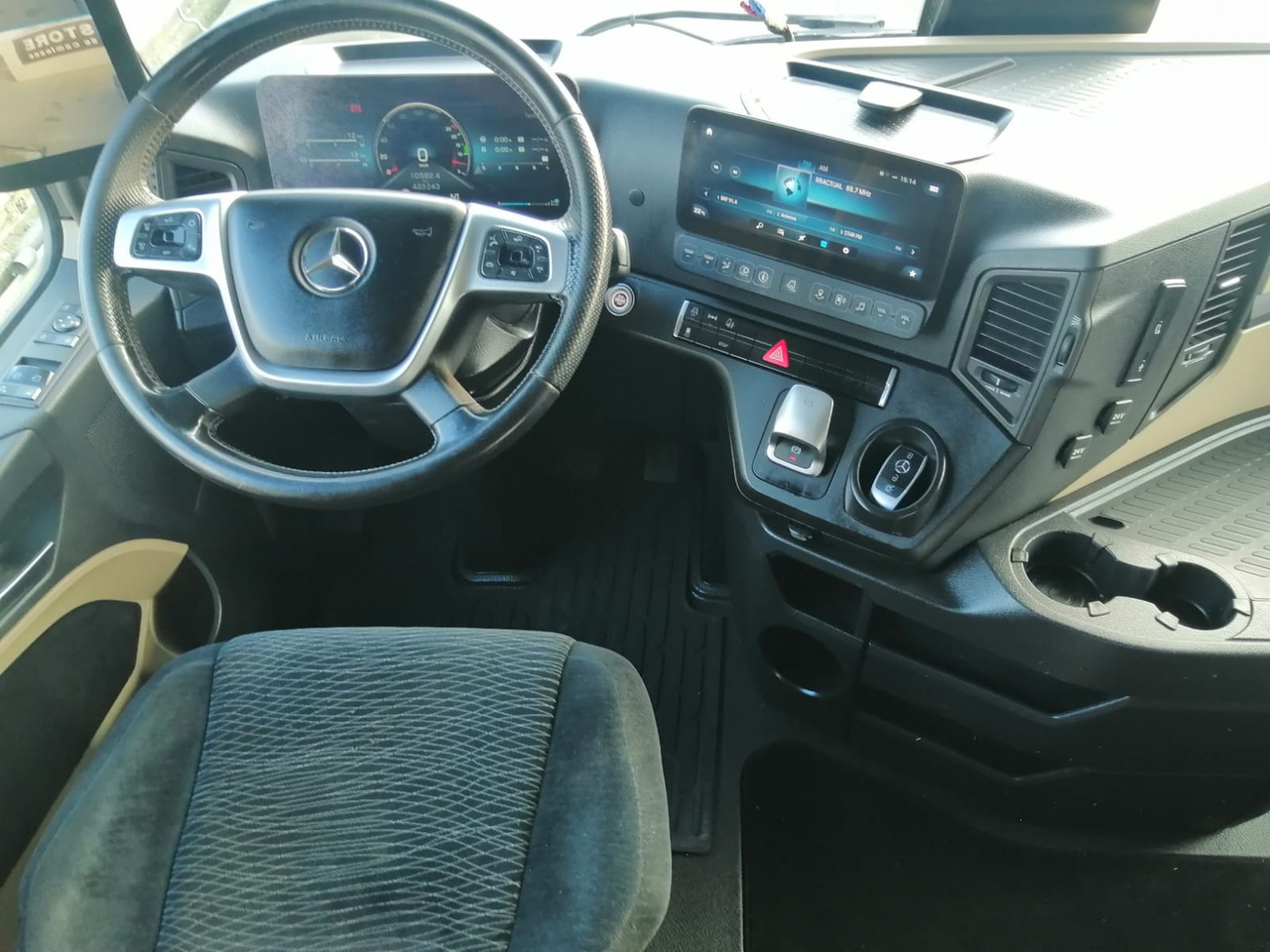 Mercedes-Benz Actros 1845 LS, BIG SPACE, TOP!!! - Dragbil: bild 4 Mercedes-Benz Actros 1845 LS, BIG SPACE, TOP!!! - Dragbil: bild 4