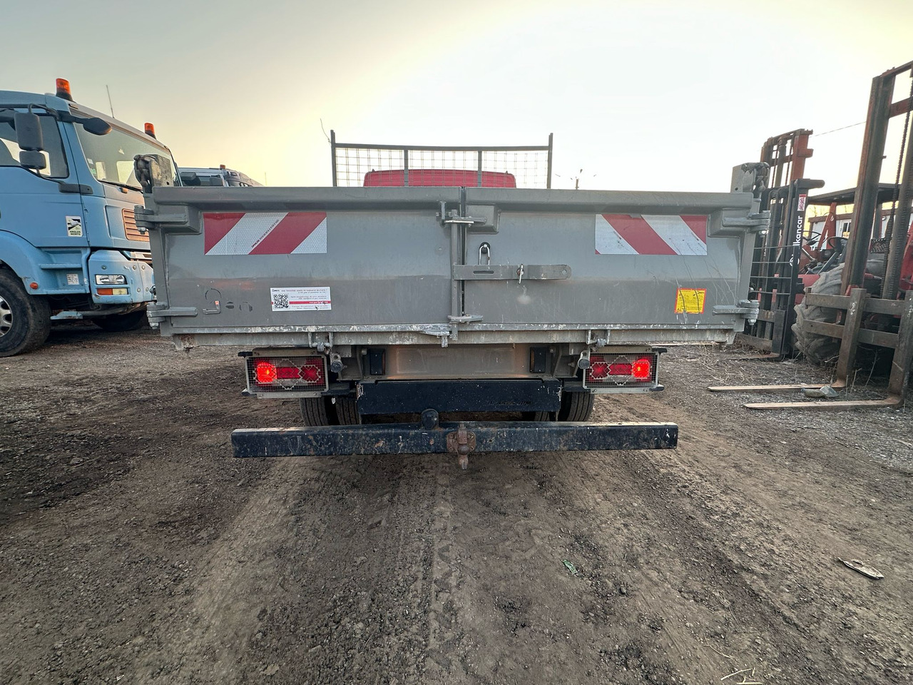 Iveco Daily Van - Transportbil med tippflak: bild 4 Iveco Daily Van - Transportbil med tippflak: bild 4