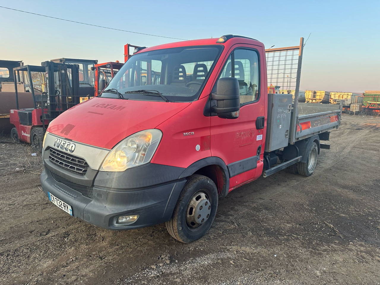 Iveco Daily Van - Transportbil med tippflak: bild 1 Iveco Daily Van - Transportbil med tippflak: bild 1